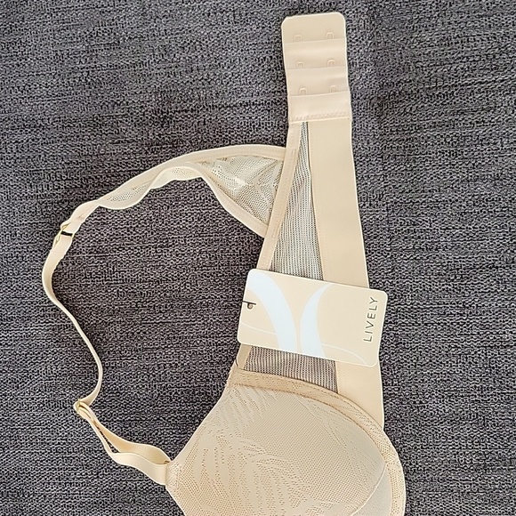 NWT Lively Smooth Lace T-shirt bra in Toasted Almond 34B - Picture 4 of 5